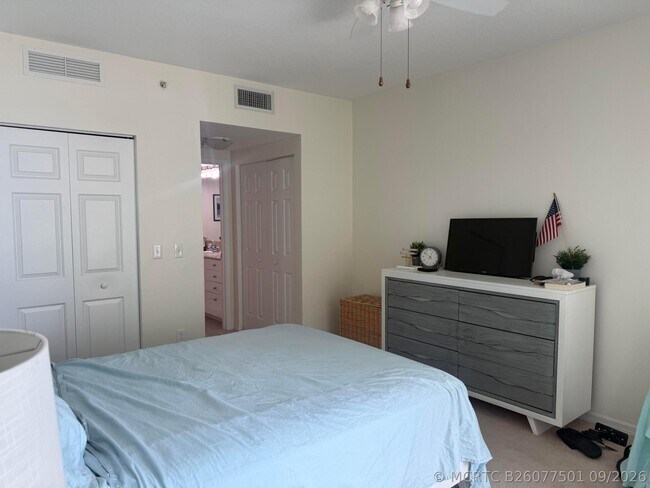 Building Photo - 700 E Boynton Beach Blvd