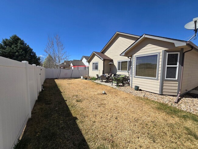 Building Photo - Spacious 5B/3B with Finished Basement Now Available!