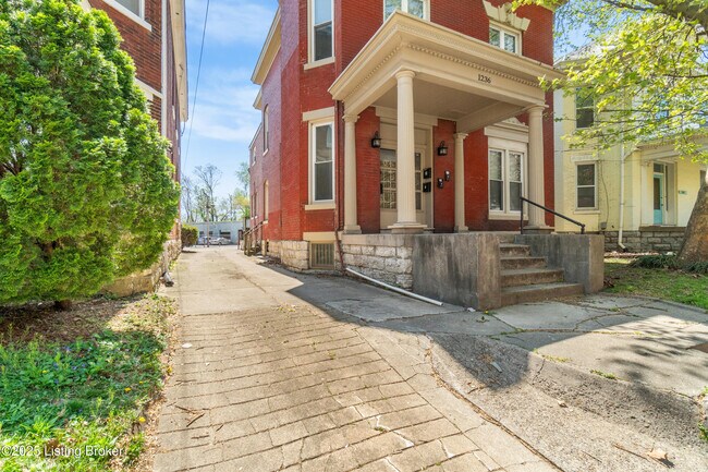 Building Photo - 1236 E Broadway