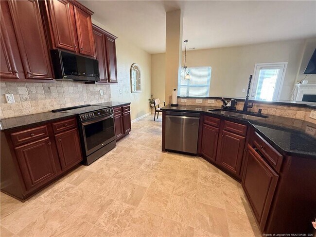 Building Photo - 642 Regimental Dr