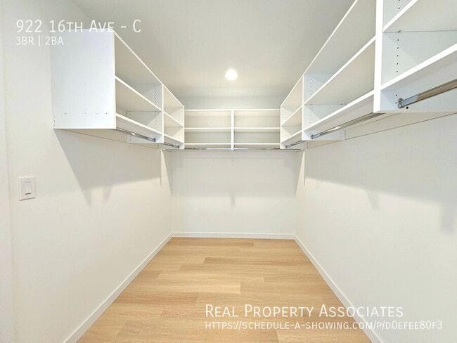 Building Photo - 922 16th Ave