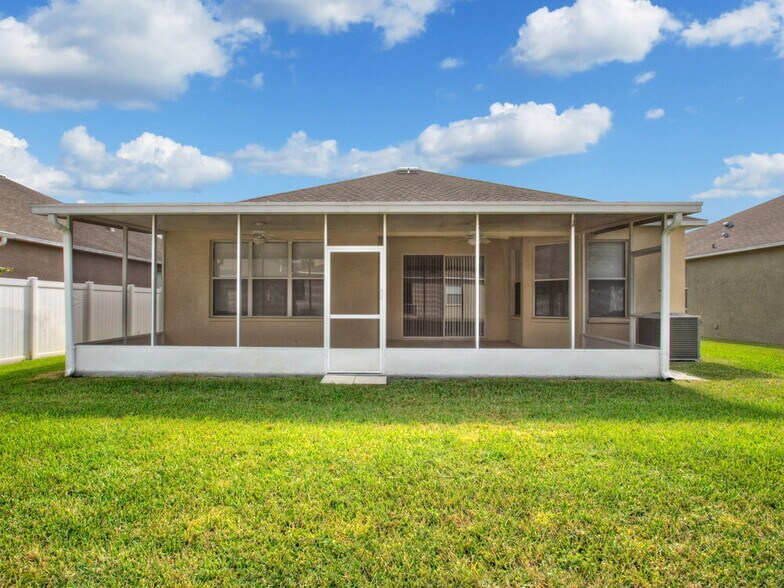 Building Photo - 30551 Annadale Dr