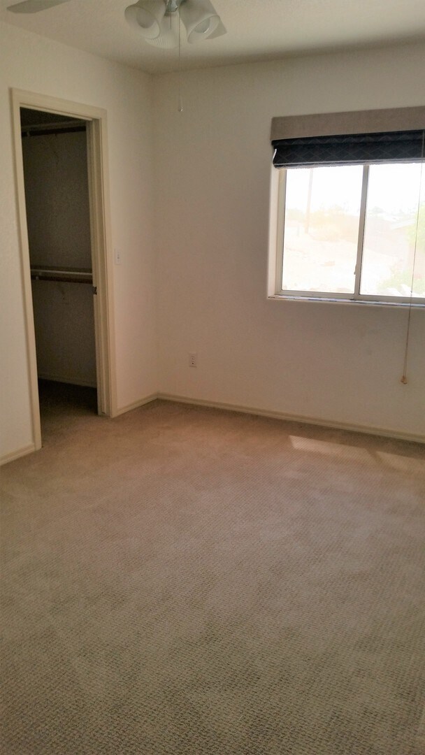 Building Photo - Modern Southside Duplex