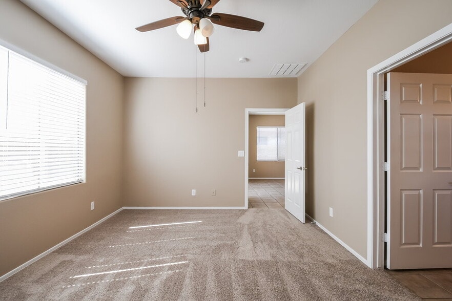 Building Photo - 1713 W Owens Way