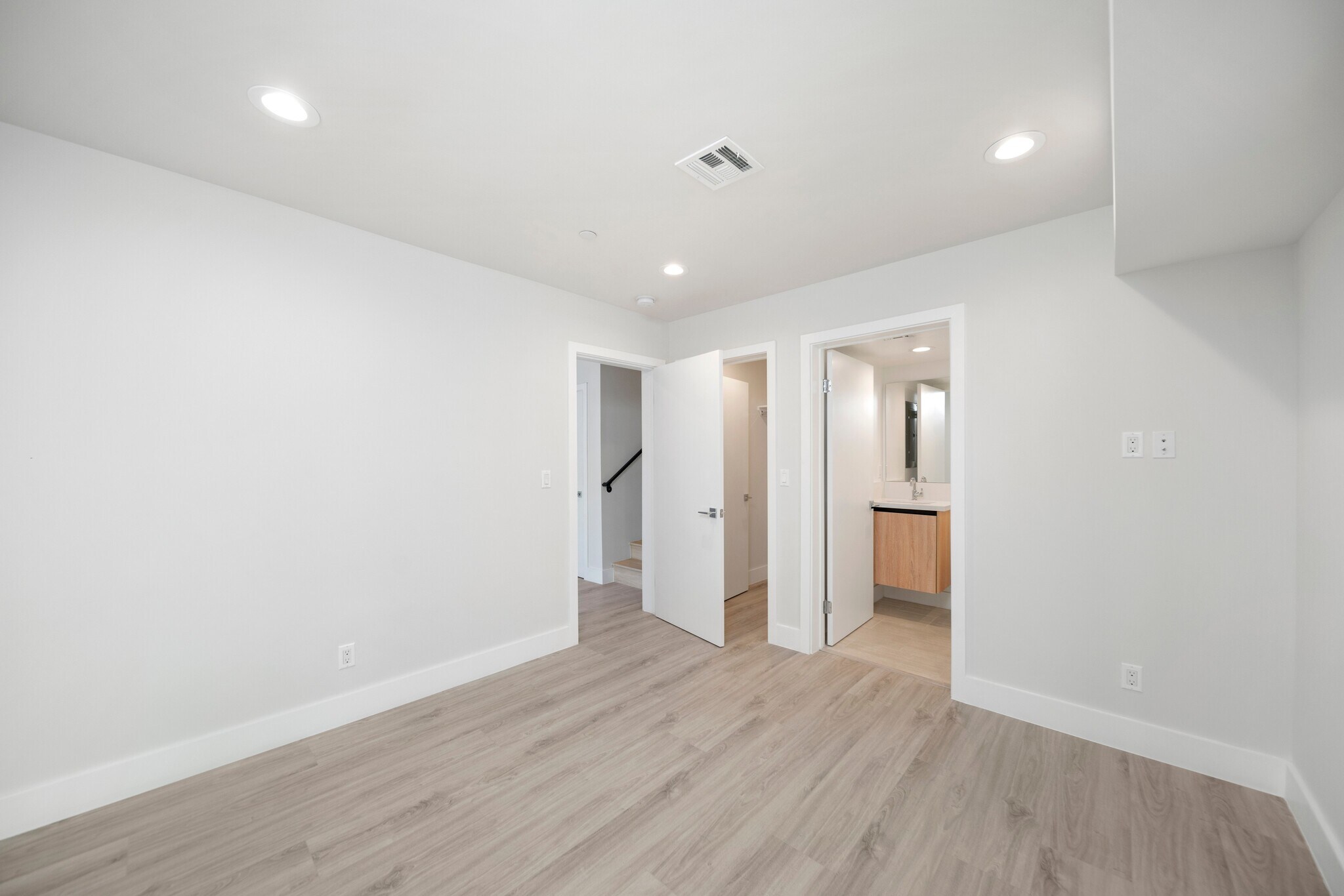 Building Photo - 5456 Barton Ave