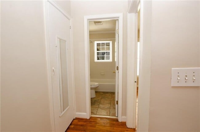 Building Photo - 1910 La Dawn Ln NW