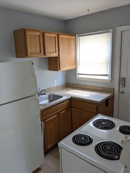 Building Photo - 4013 Clarendon Rd