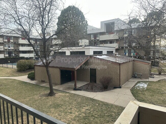 Building Photo - 364 S Ironton St