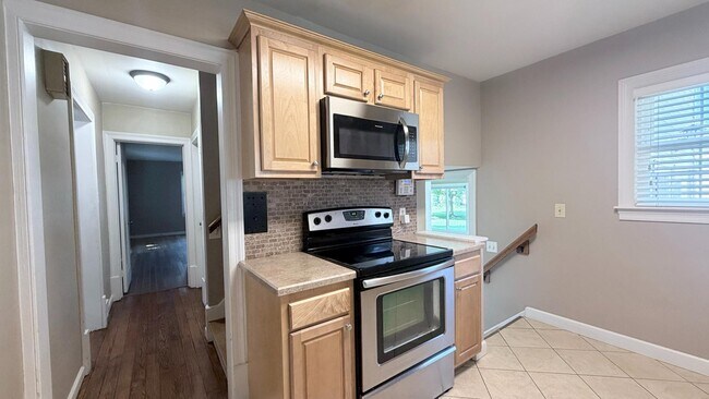 Building Photo - 555 S Ruston Ave