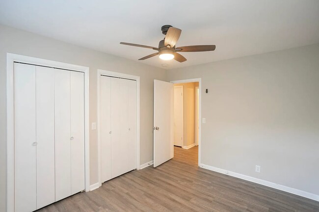Building Photo - Brentwood Oasis: Newly Renovated 3 Bed, 2 ...