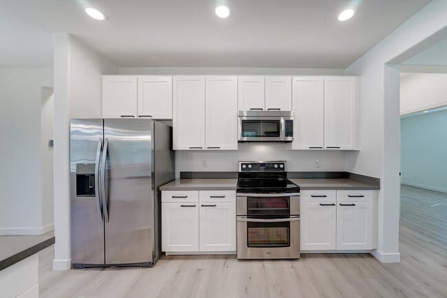 Building Photo - 5550 N 16th St