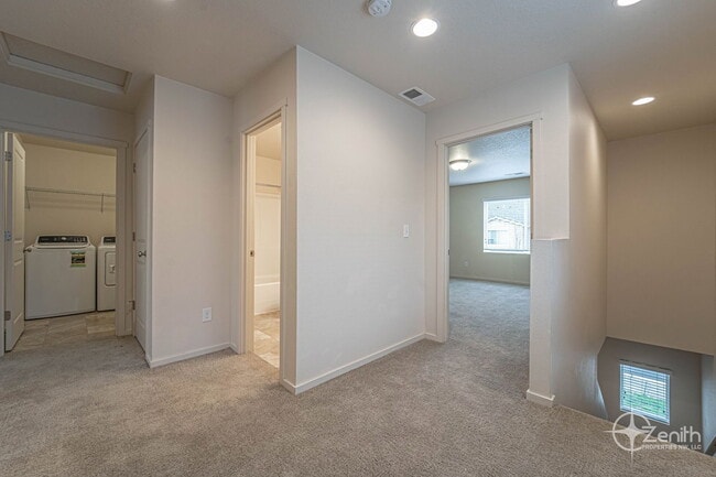 Building Photo - 1400 NE 85th Way