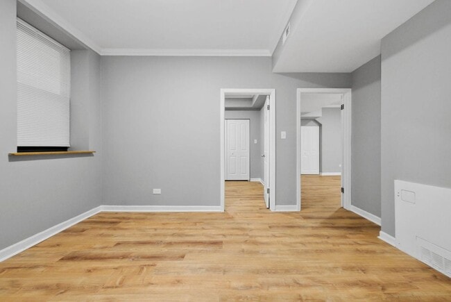 Building Photo - Duplex Two Bedroom Unit Available in South Shore