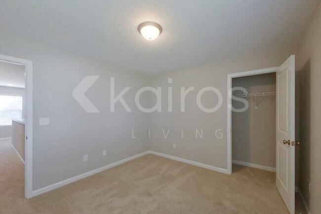 Building Photo - 7161 Foggy River Dr