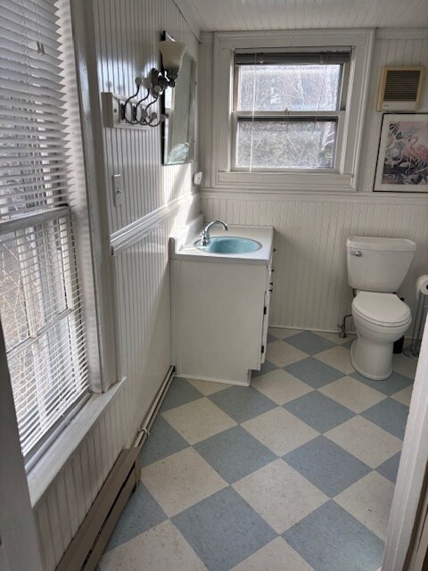 Building Photo - 16 Kinderhook St