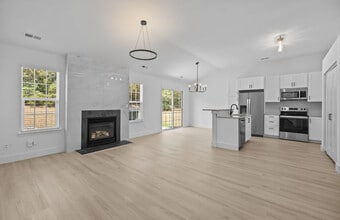 Building Photo - 16216 Circlegreen Dr