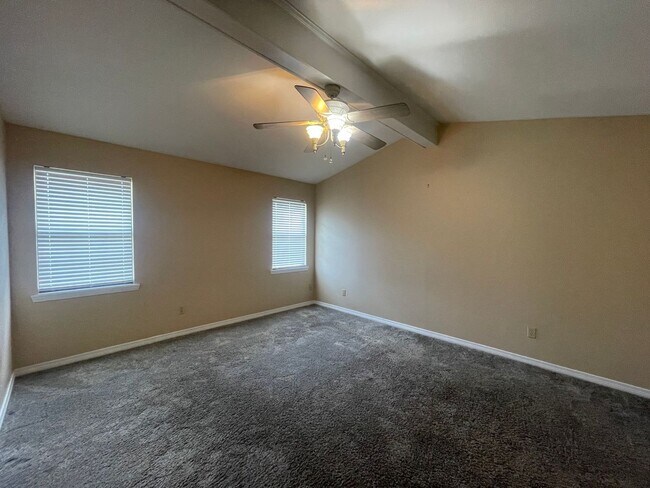 Building Photo - Sought after location so hurry!