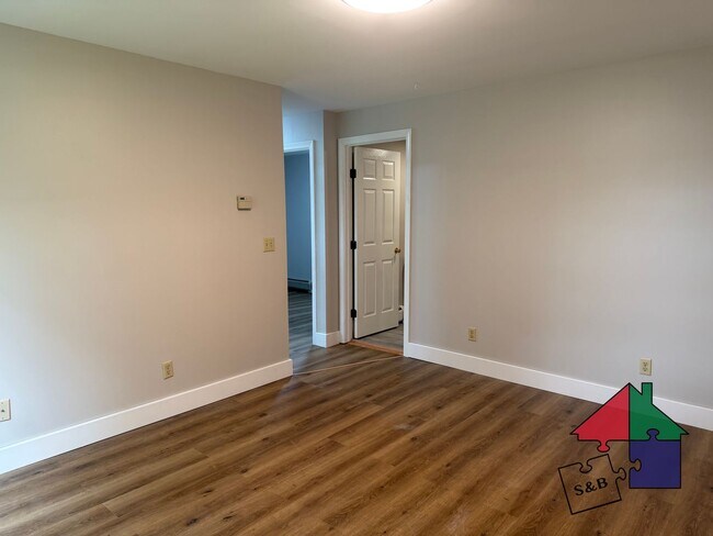 Building Photo - 390 S Barre Rd