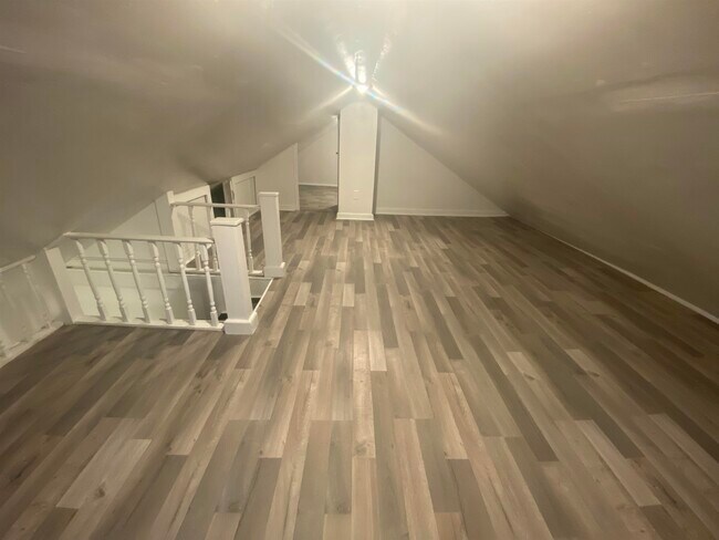 Building Photo - 536 3RD Ave