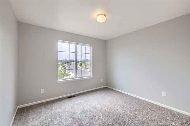 Building Photo - 6047 S Jamestown Way