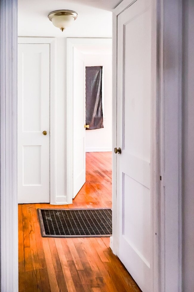 Building Photo - 2BR Cozy Ensley Home