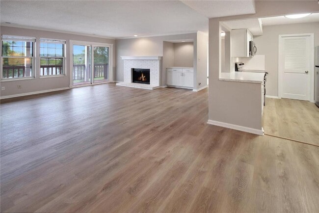 Building Photo - 423 Shirley Ridge Dr