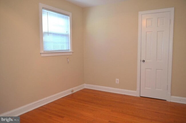 Building Photo - 206 S Courthouse Rd