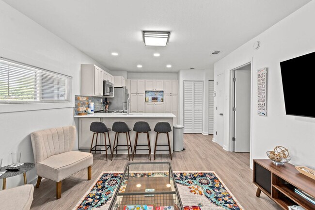 Building Photo - 4000 Gulf Terrace Dr