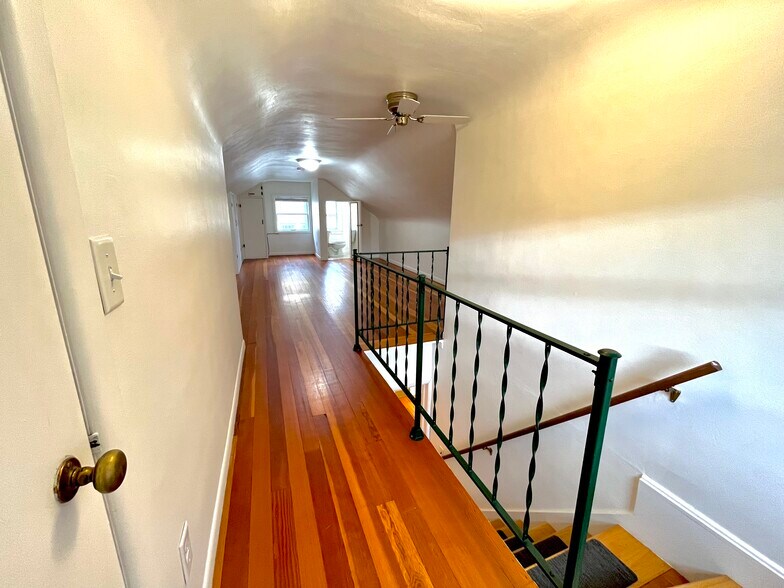 Building Photo - 706 Grand Ave NE