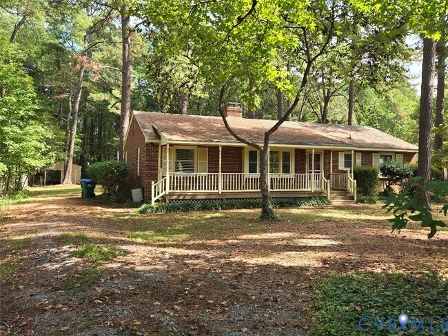 Building Photo - 2813 Clarendon Dr