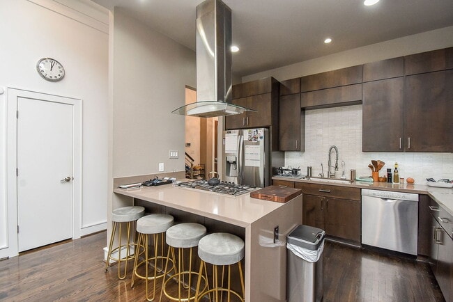 Building Photo - 1211 Rosine St