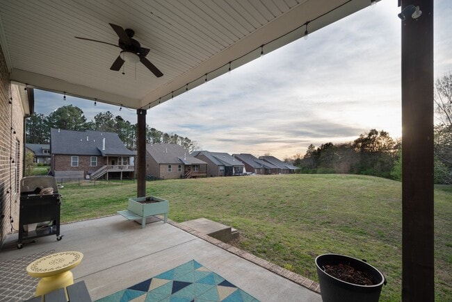 Building Photo - **LIKE NEW EXECUTIVE HOME IN A CUL-DE-SAC ...