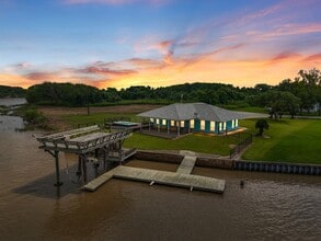 Building Photo - 779 Cr 257