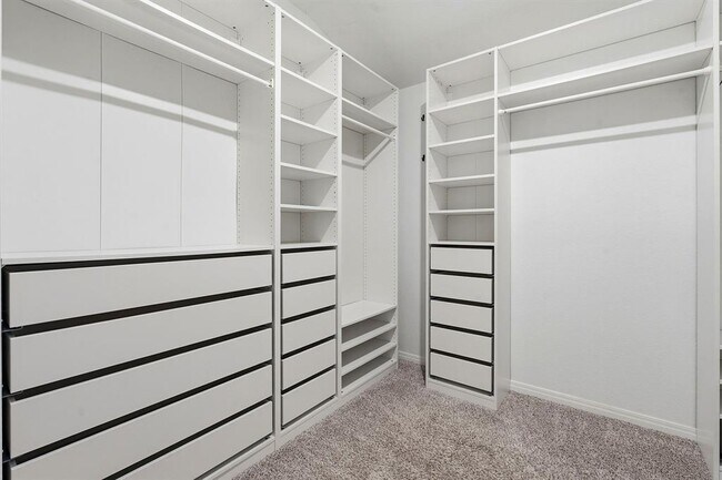 Building Photo - 2807 Rustic Hills Dr