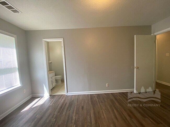 Building Photo - 4608 Sunnyslope Dr