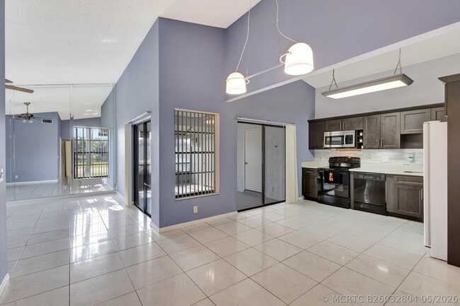 Building Photo - 4385 Willow Brook Cir