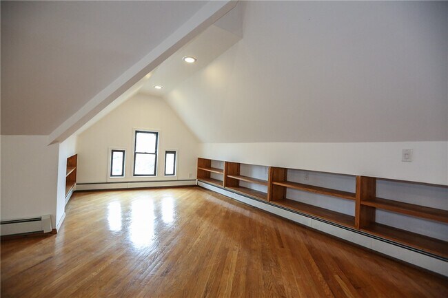 Building Photo - 11 Portsmouth Terrace