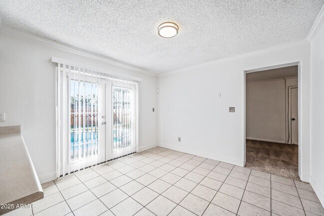 Building Photo - 2208 N 47th Ln