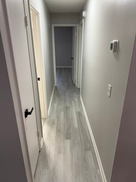 Building Photo - 4084 Stillwood Dr
