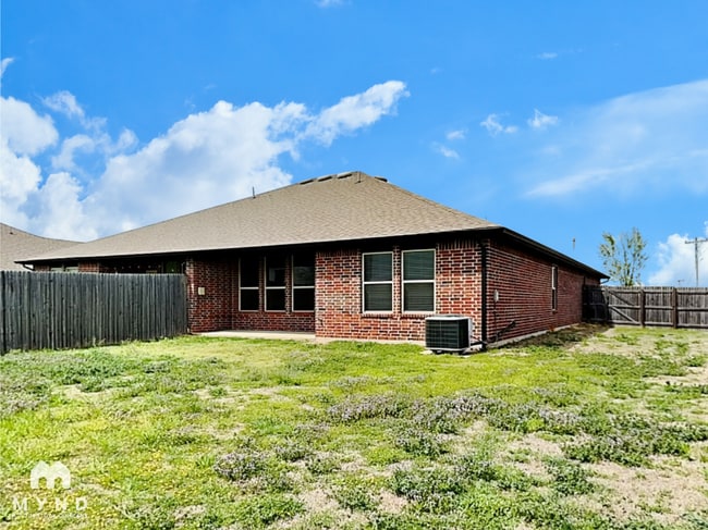 Building Photo - 1132 Merlin Dr