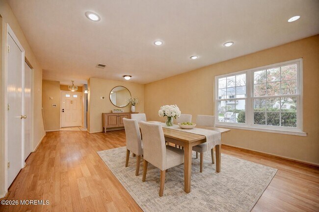 Building Photo - 28 Morgan Pl