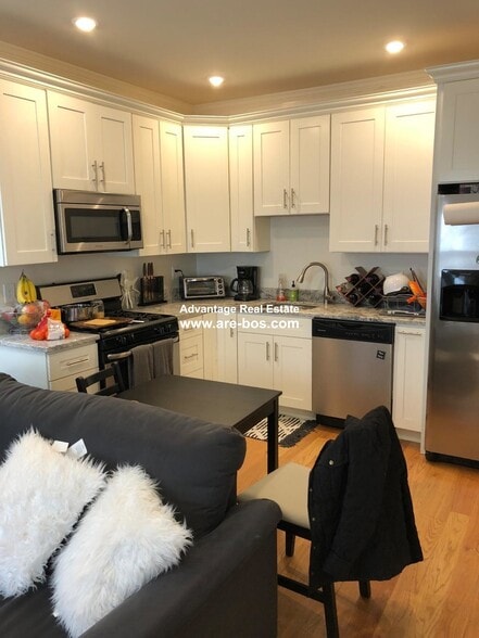 Building Photo - 120 Webster Ave