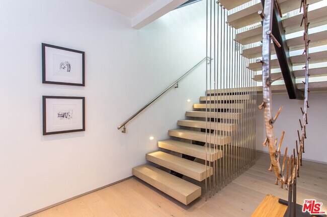Building Photo - 1413 Queens Rd