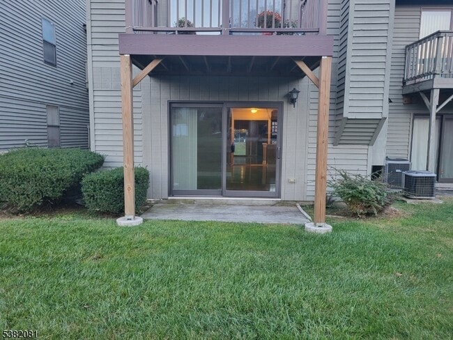 Building Photo - 1211 Spruce Hills Dr