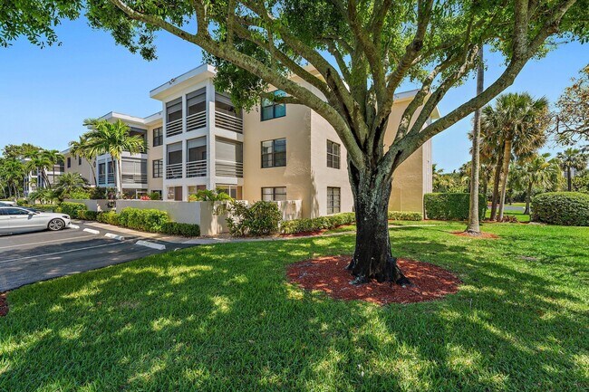 Primary Photo - 300 N Hwy A1A