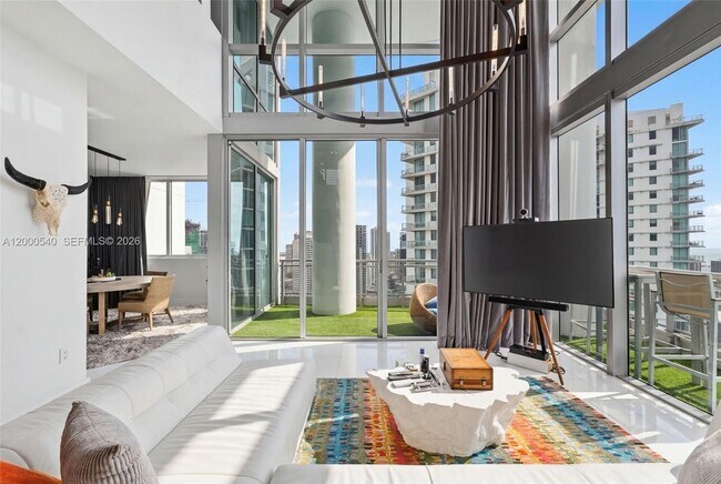 Building Photo - 90 SW 3rd St