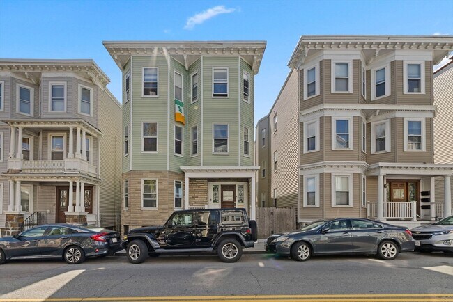 Building Photo - 225 L St