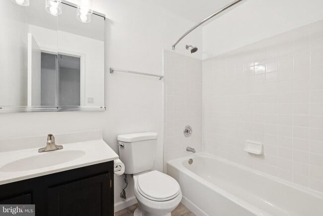 Building Photo - 4241 Stockbridge Dr