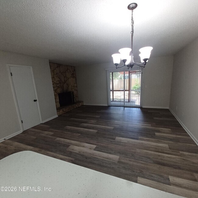 Building Photo - 1201 Douglas St