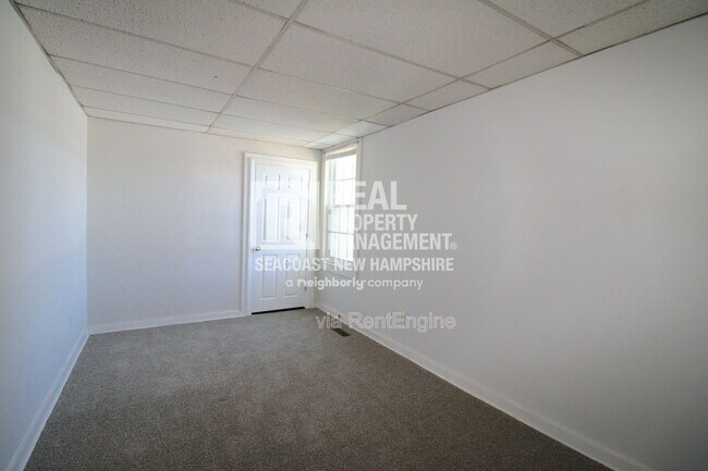Building Photo - 40 Grove St